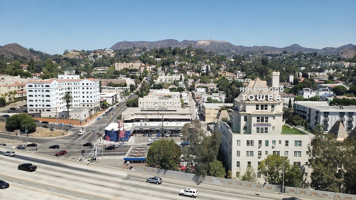 Kimpton Everly Hotel Hollywood, dog-friendly hotel in Los Angeles