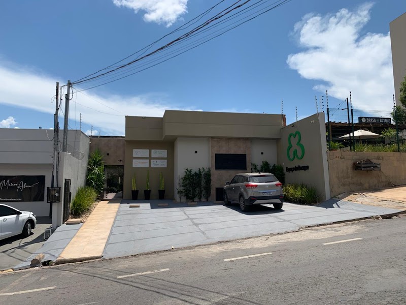 Clínica Odontológica Dra. Ruama Melo - Facetas em Resina, Aparelhos, Alinhadores, Implantes e Próteses | Dentista em Cuiabá - foto 1