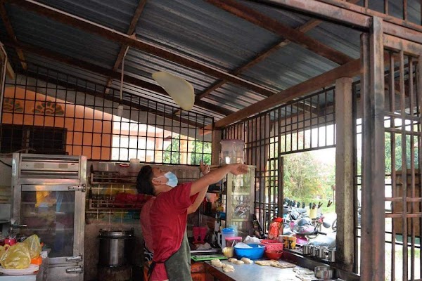 Roti Canai Terbang Trolak Selatan