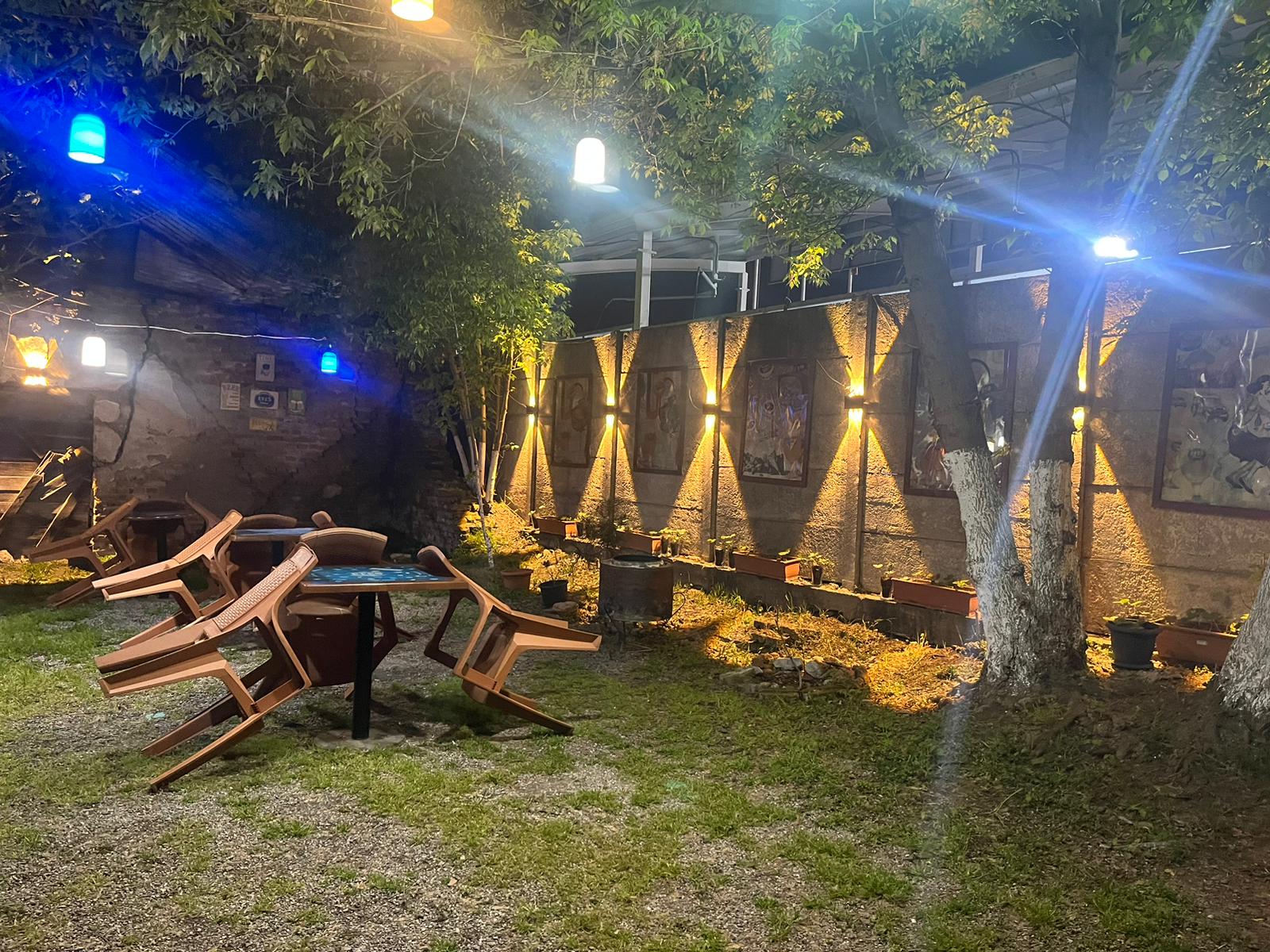 Deniz Pub mekanı