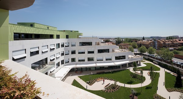 Residencia Residencia Monteparís y Centro de Día — C. de María Tarín, 7, San Blas-Canillejas, 28022 Madrid, España