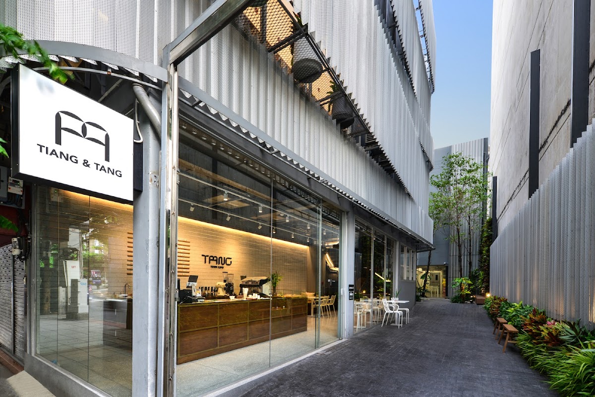 Tiang & Tang. Hostel. Cafe. Bar. Capsule