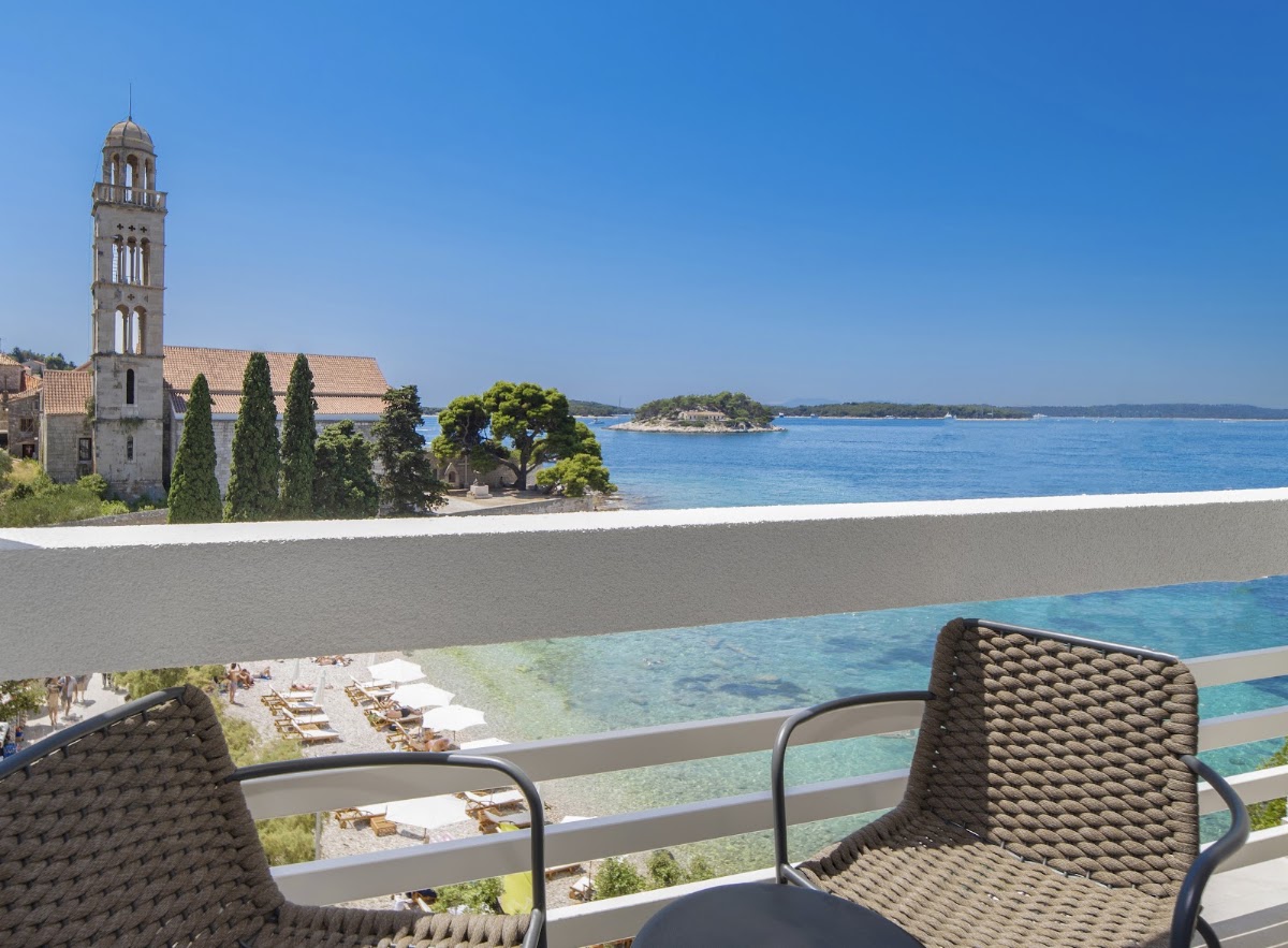 Beach Bay Hvar Hotel, dog-friendly hotel in Split