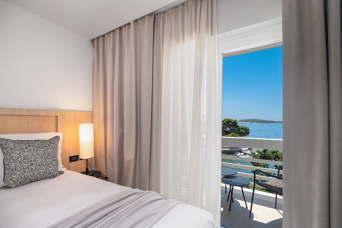 Beach Bay Hvar Hotel, dog-friendly hotel, photo 5