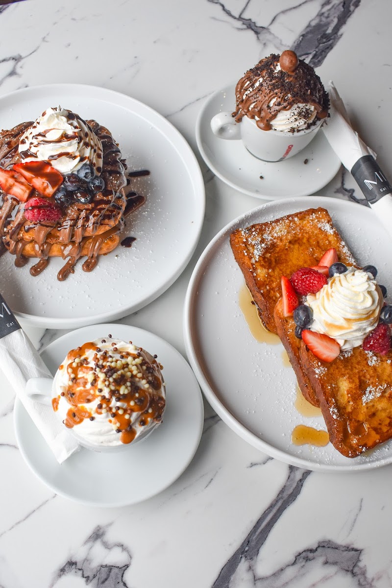 Miam Cafe Biscayne photo 2