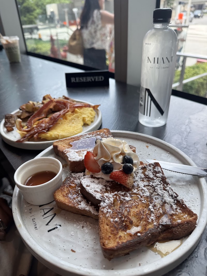 Miam Cafe Biscayne photo 3