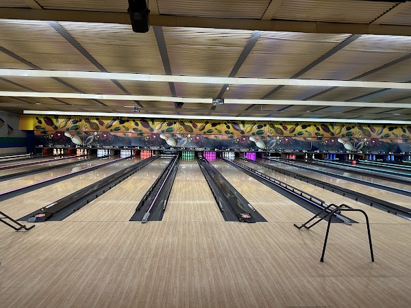 TEN PIN STRIKE & SPARE exterior