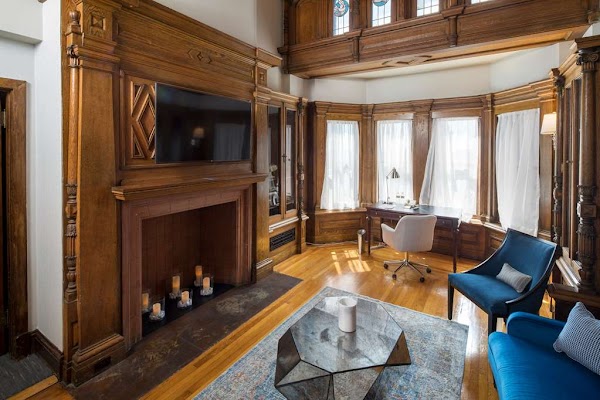 Photo by The Seelbach Hilton Louisville