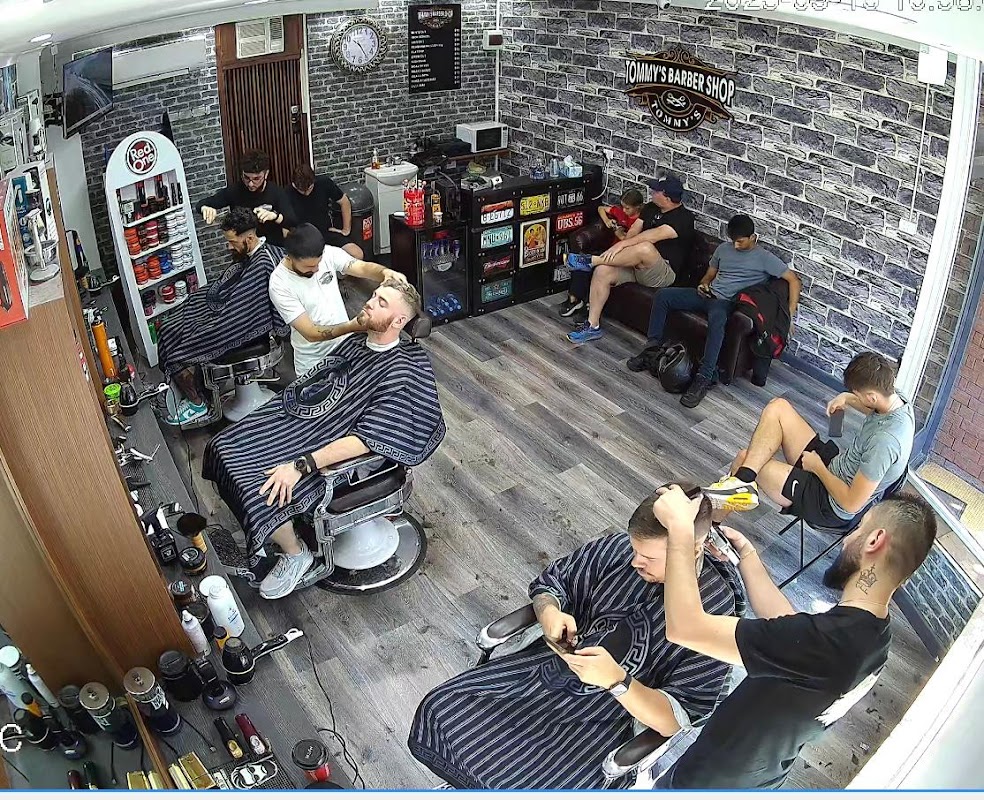 Tommy's Barbershop photo 1