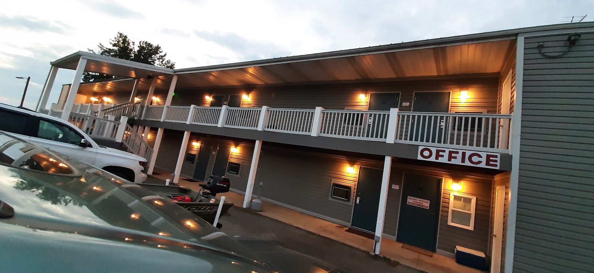 HighPoint Marina & Lighthouse Inn