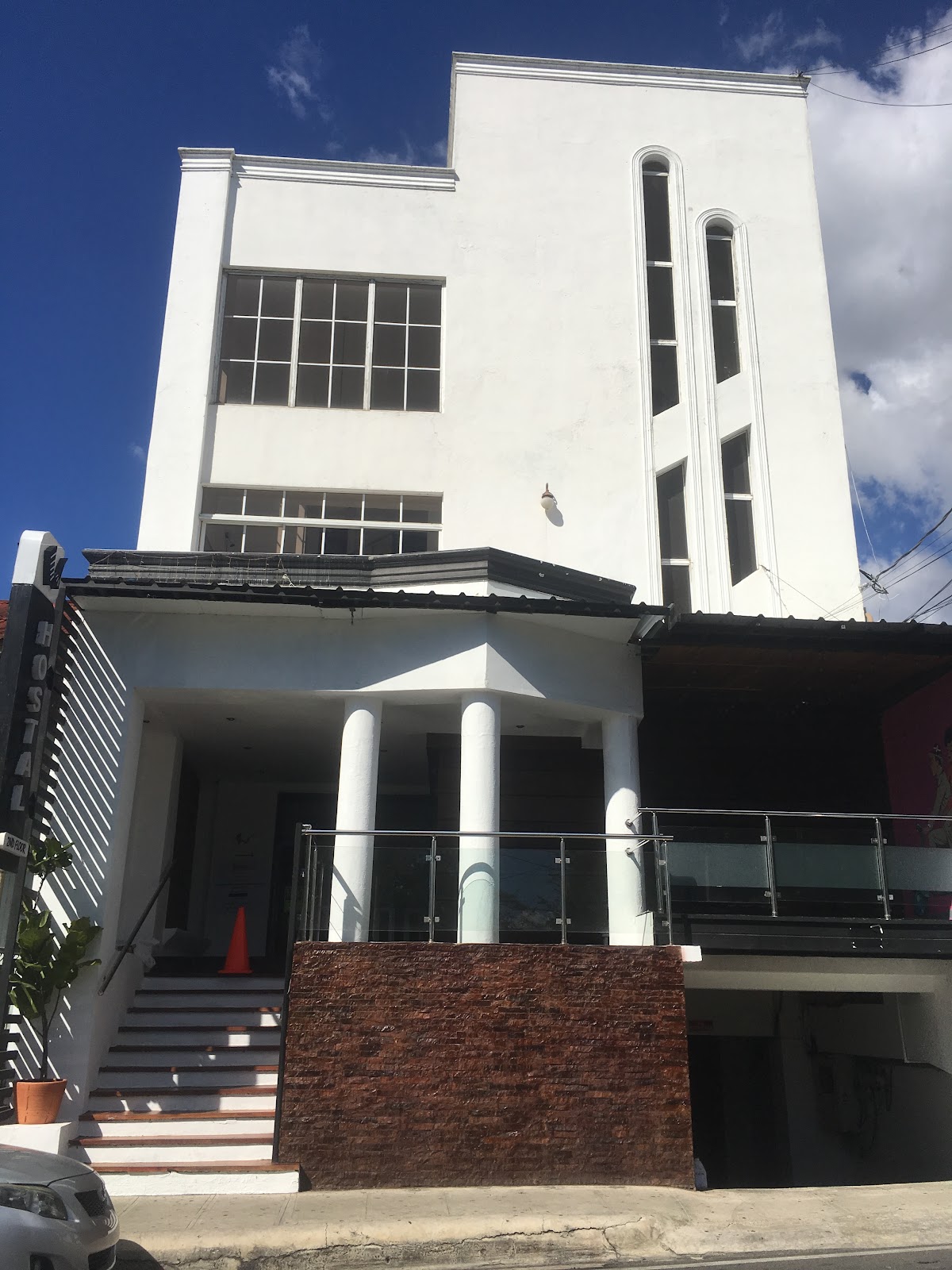 W Yuloren Hostal - Imagen 1