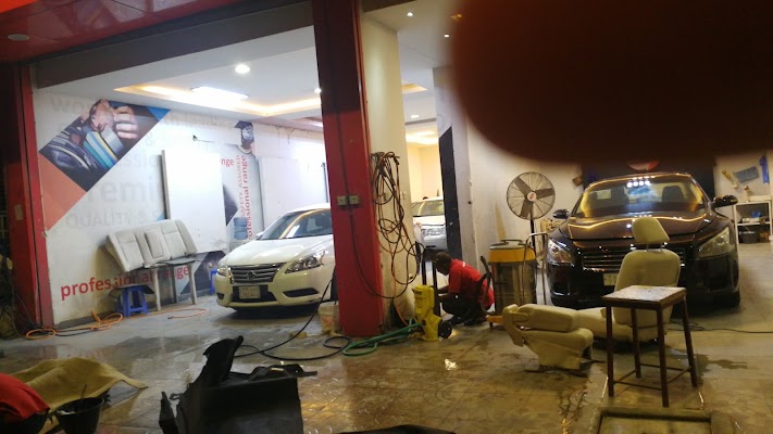 فور فيلم للعازل الحراري وحماية وتلميع السيارات