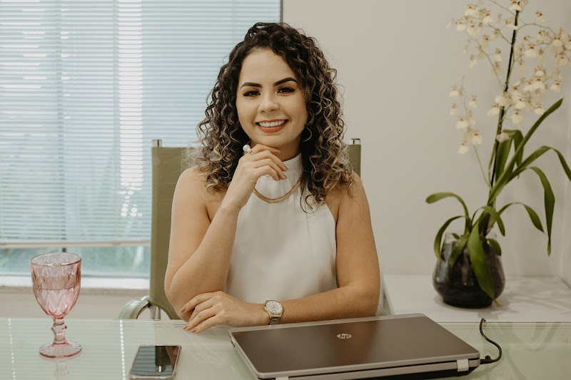 Dra Nathani Araújo | Dentista especialista em Odontologia Estética e Prótese dentária