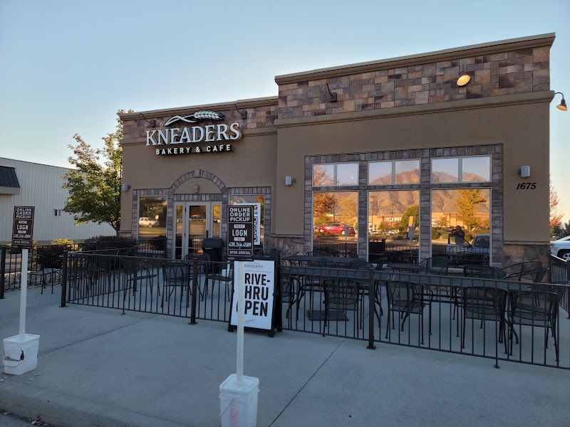 Kneaders Bakery & Cafe photo 1