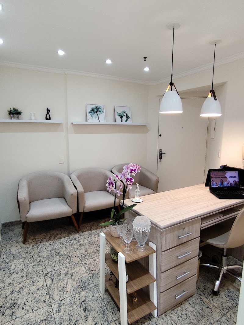 Dra. Michelle C. Rodrigues - Dentista - foto 3