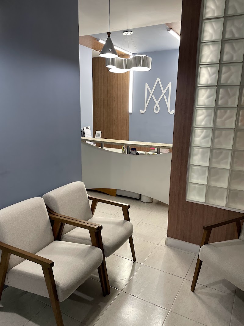 AMS Odontologia — Clareamento Dental com LED Violeta | Facetas de Porcelana em Campinas - foto 2