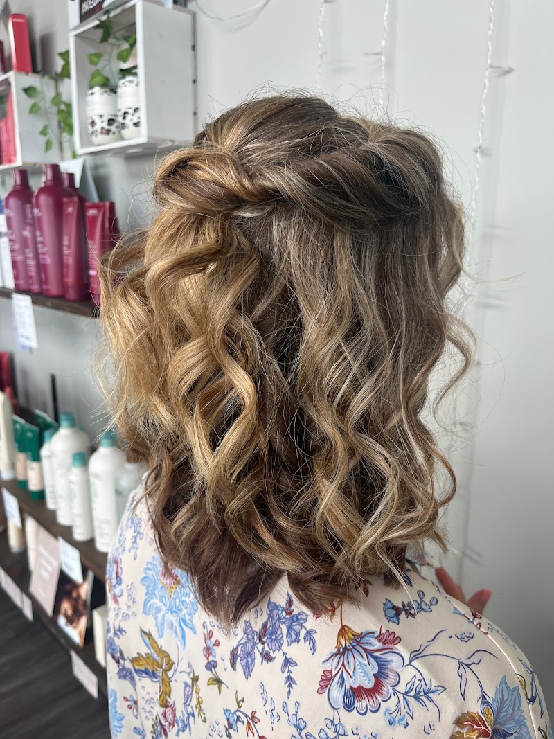 Lee's Summit Retreat Hair Salon & Spa photo 2