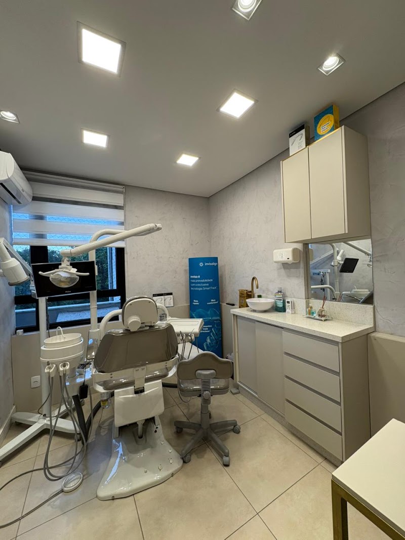 Dra. Thamires Gomes Prodocimo | Dentista em Curitiba - foto 2