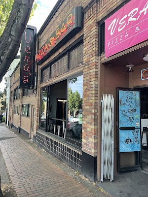 Vera's Pizza and Bar