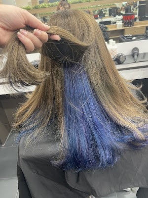 Hair to Hair Fountain Gate