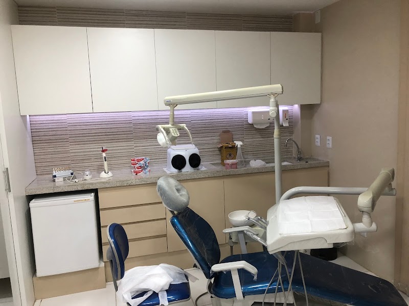 CONSULTÓRIO ODONTOLÓGICO DRA.ADRIANA CUNHA