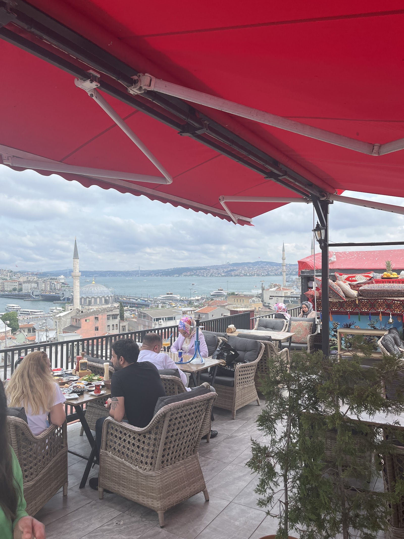 VeraLux Lounge | Restaurant, Kahvaltı, Etkinlik & Doğum Günü mekanı