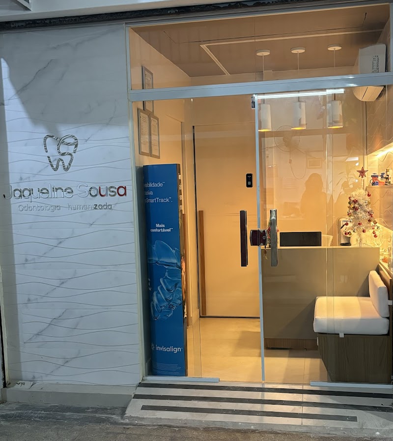 Dra Jaqueline Sousa / Clínica Odontológica no Catete