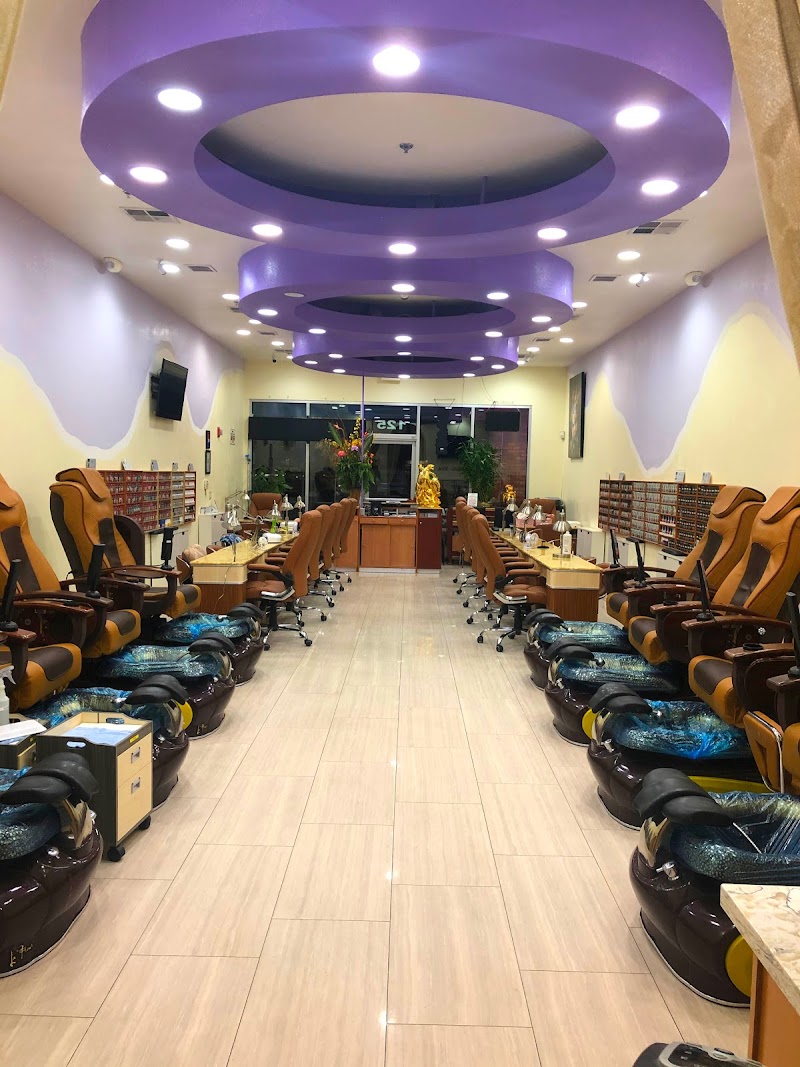 Dazzling Nails and Spa