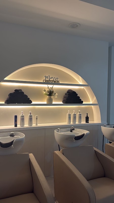 hausofblonde hobart photo 1