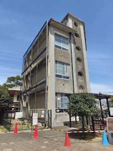 城山小学校平和祈念館（旧城山国民学校校舎）
