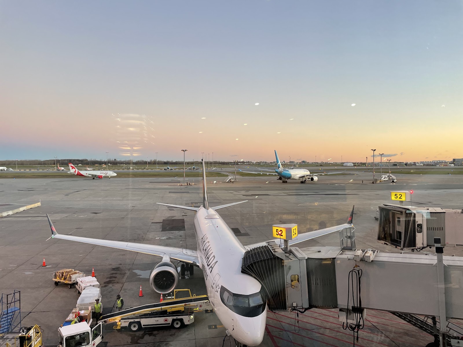 Air Canada Maple Leaf Lounge (Transborder) — photo 3 (via Google)