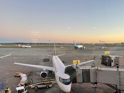 Air Canada Maple Leaf Lounge (Transborder) — Google photo 3