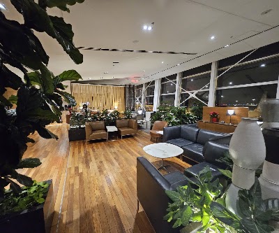 Air Canada Maple Leaf Lounge (Transborder) — Google photo 6
