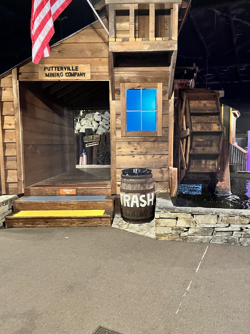 US Golf and Games — interior