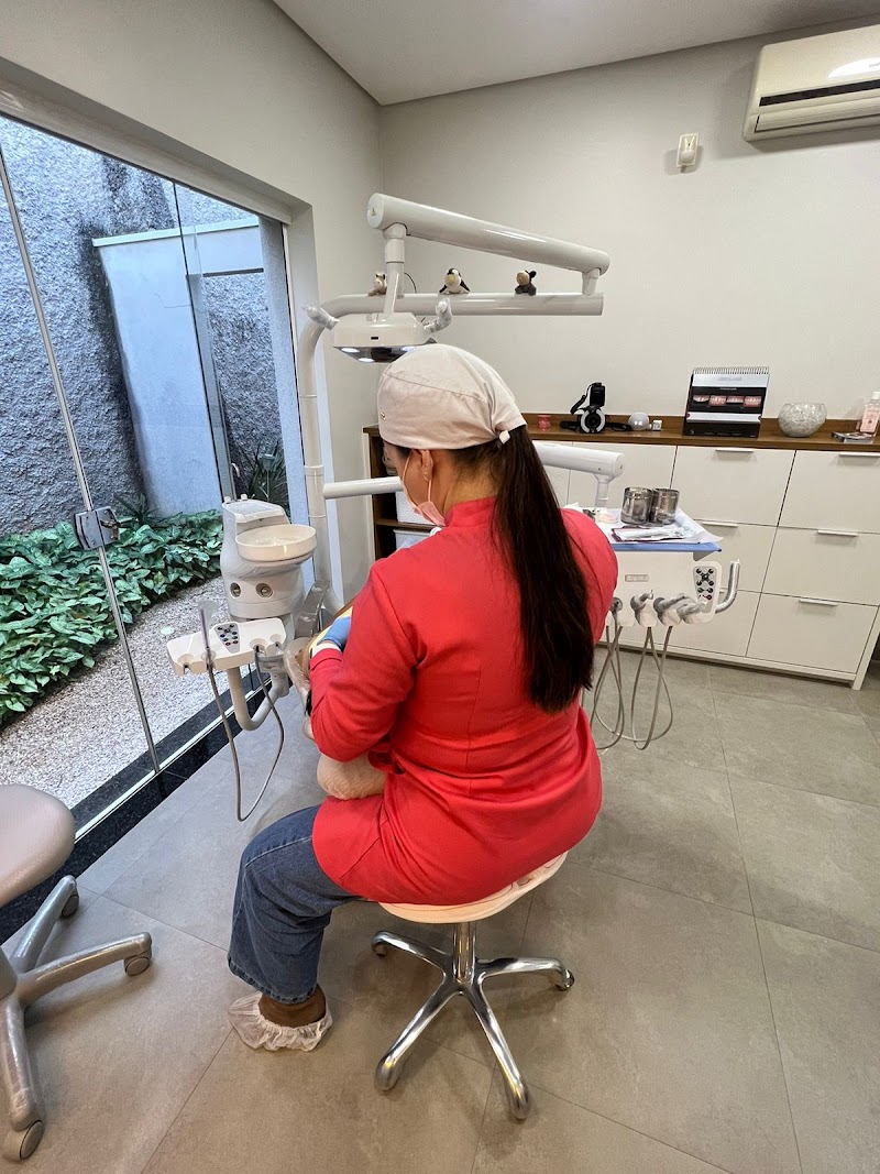 Dra Larissa Avelino SOUSAS| Lentes | Facetas | Implantes | Invisalign | DENTISTA - foto 3