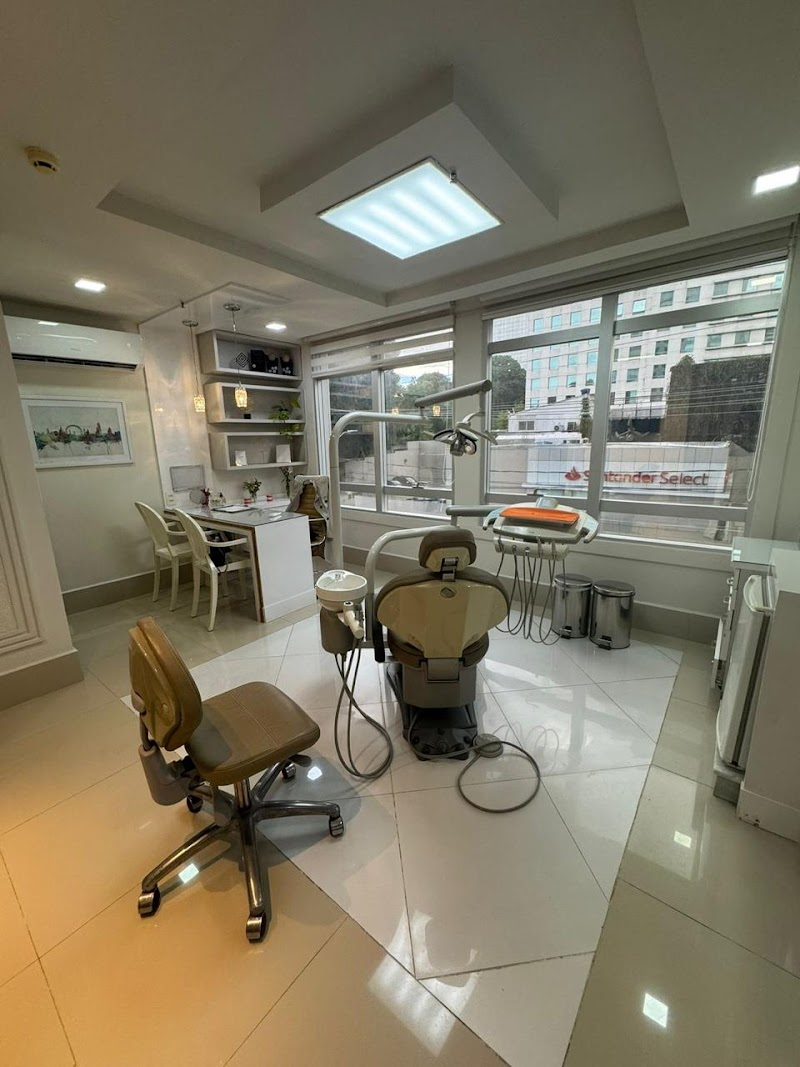 I M NEVES CLINICA ODONTOLOGICA LTDA - foto 2