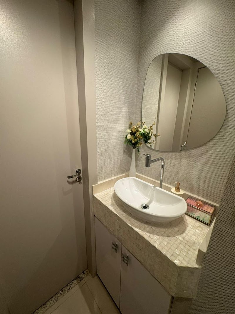 I M NEVES CLINICA ODONTOLOGICA LTDA - foto 4