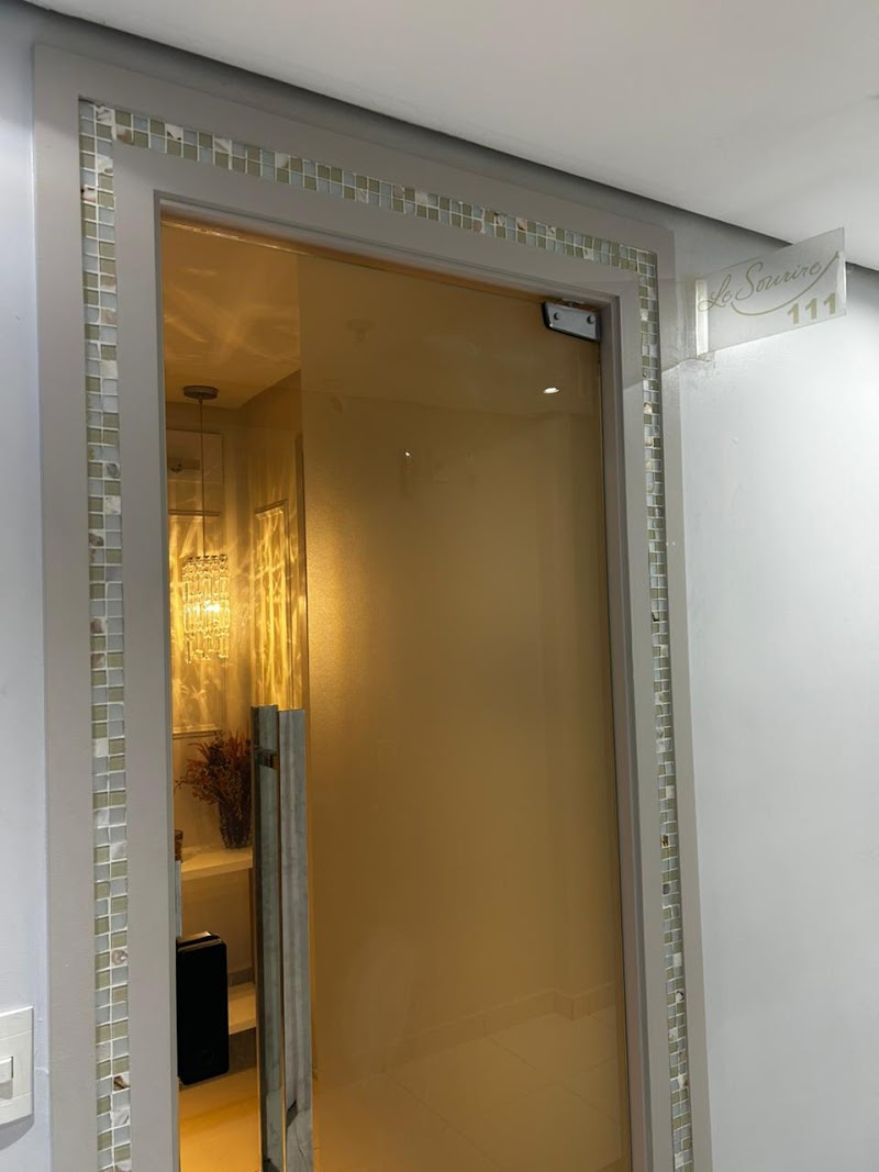 I M NEVES CLINICA ODONTOLOGICA LTDA - foto 5