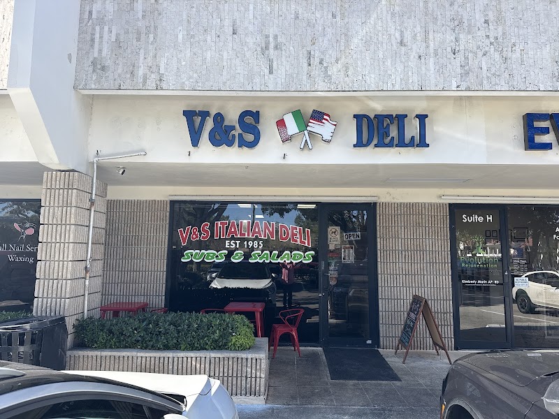 V & S Italian Deli photo 4