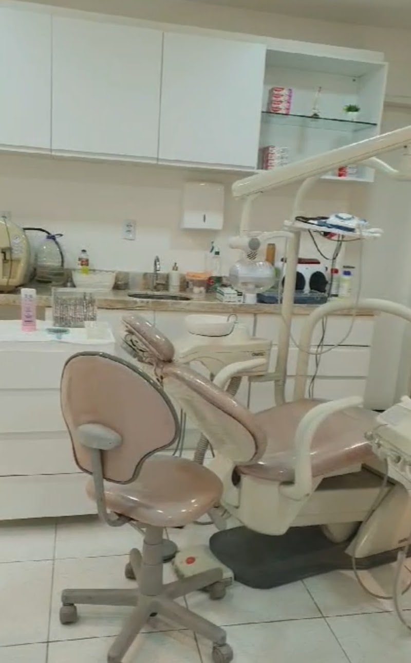 Dra. Olívia Dias - Aparelho Ortodôntico adultos e crianças - foto 3