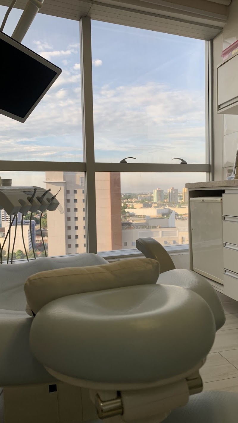 Dra. Rebeka Thiara - Especialista em Endodontia / Tratamento de Canal / Emergências - foto 3