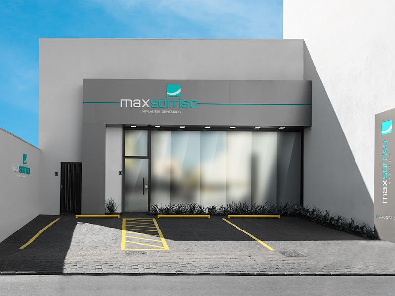 Maxsorriso Implantes Dentários | Uberlândia - MG
