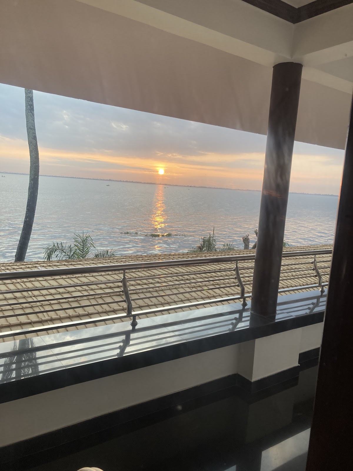 Ayur Wakeup Sunrise Lake View Retreat Alleppey - Ayurveda & Yoga — 3
