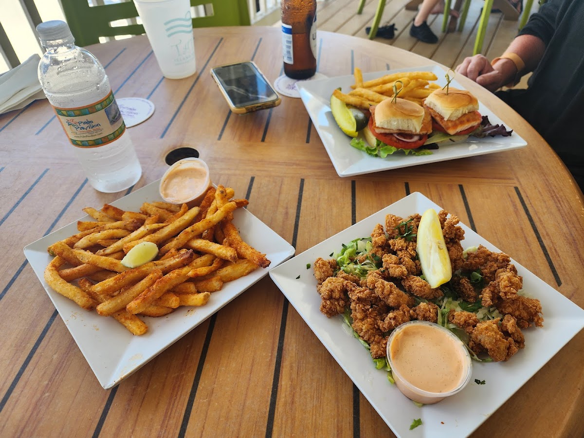 Crabby's Beachside Pavilion photo 3