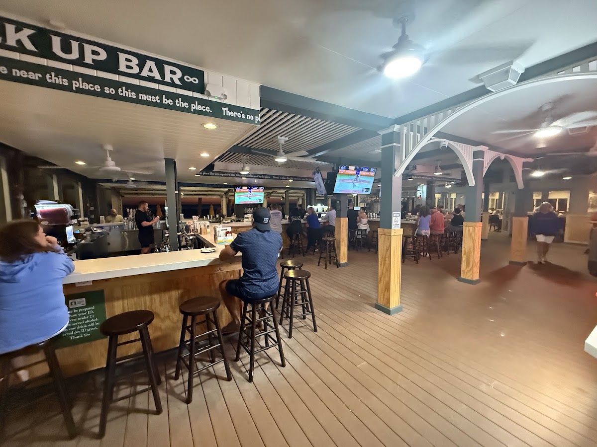 Crabby's Beachside Pavilion photo 2