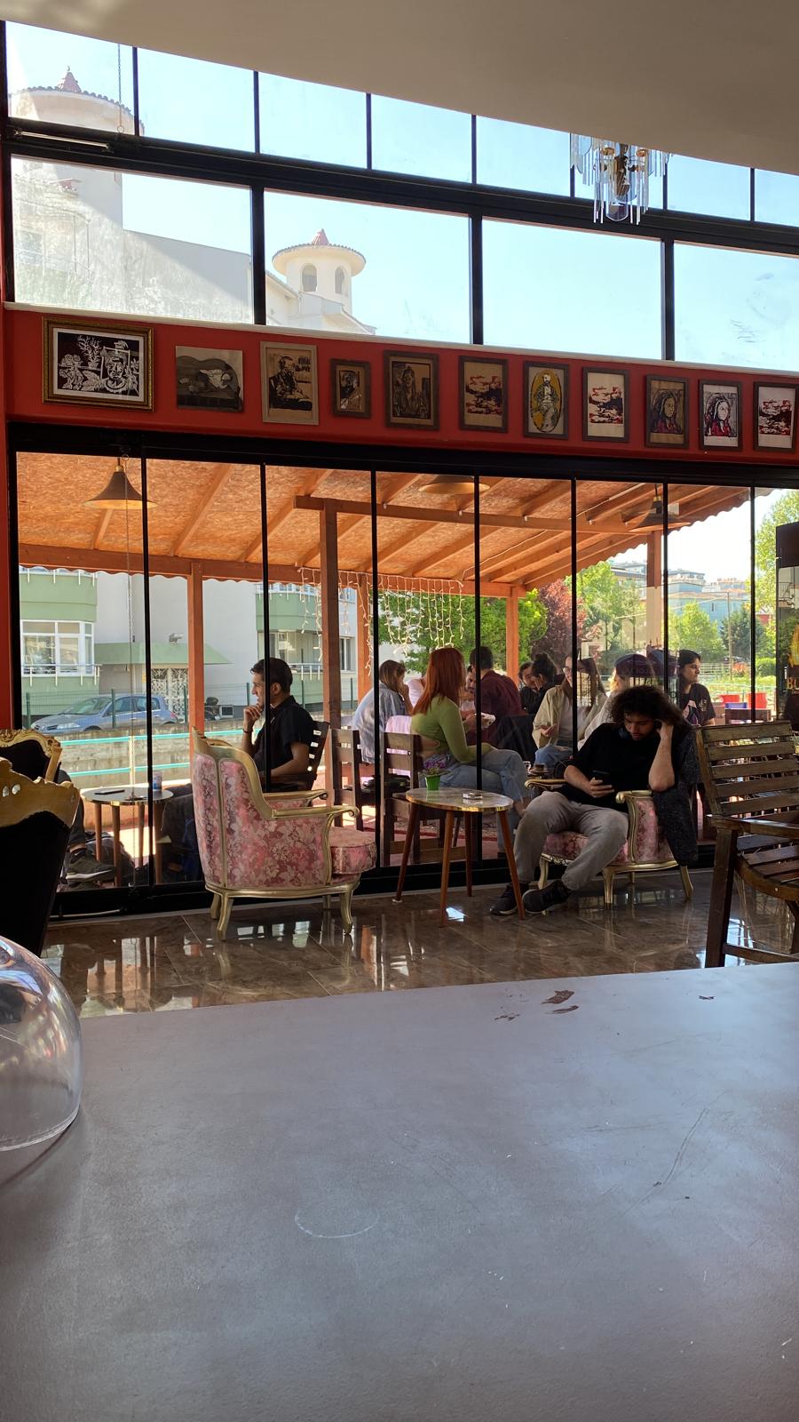 DKSM CAFE | Sanat Galerisi-Sahaf mekanı