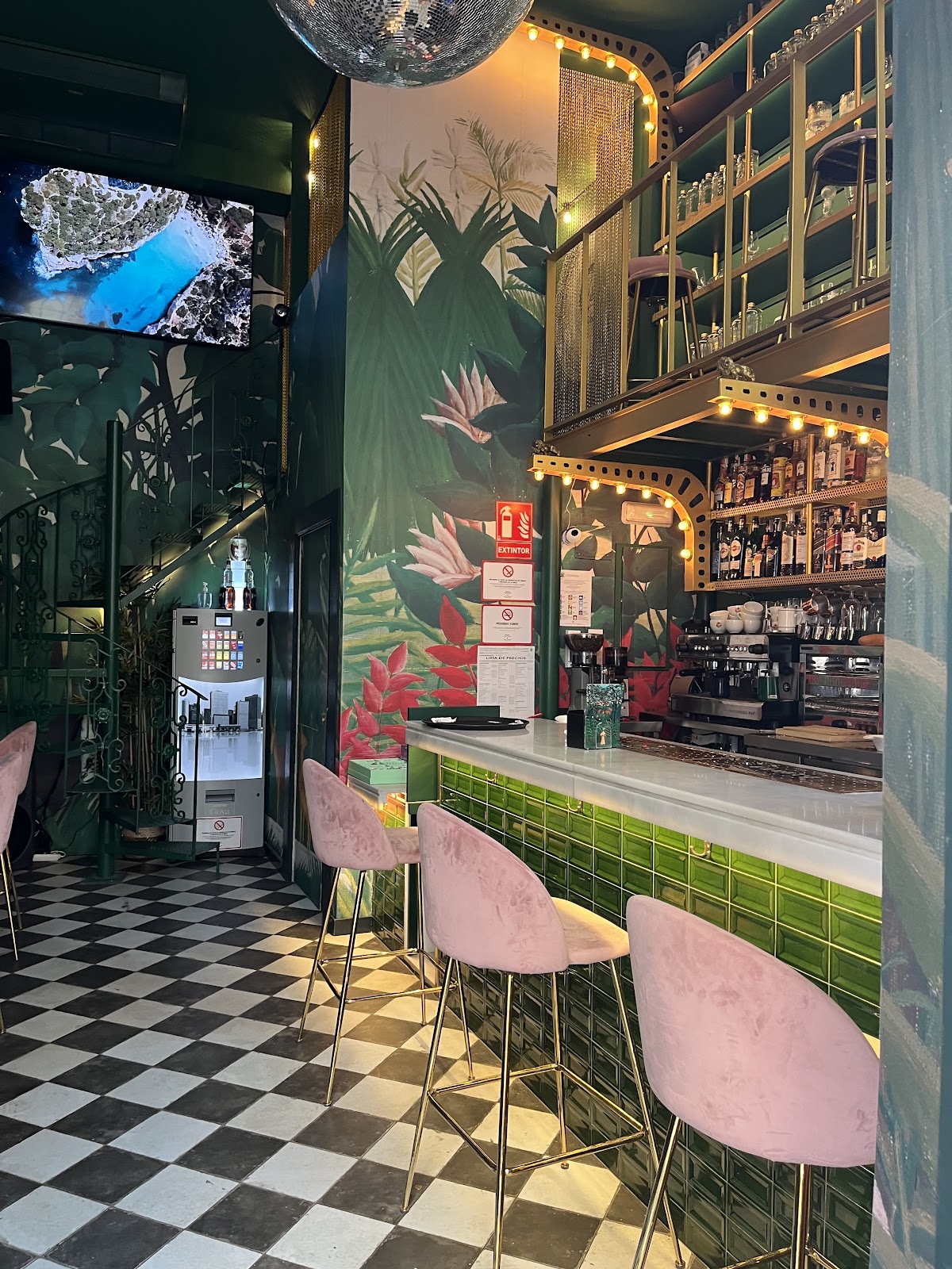 Aduana Almería - Cafetería Cocktail Bar