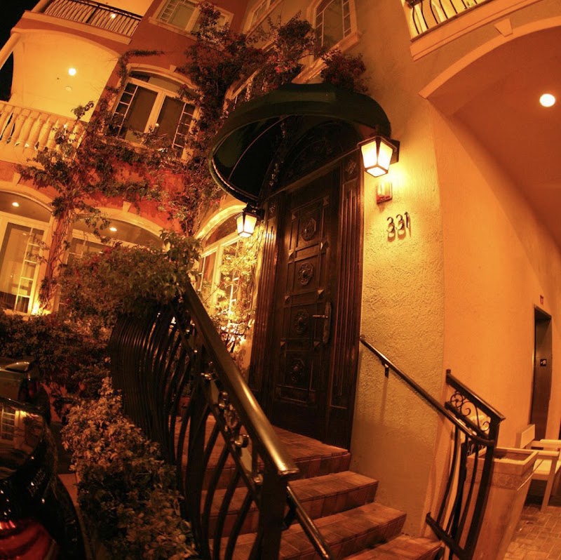 Sardelli's Italian Steakhouse photo 1