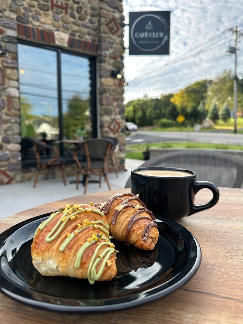 Cafe Club Montville photo 2