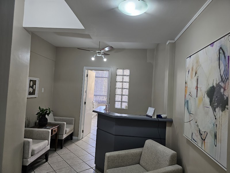 Cir Dentista Dra. Alexandra Tombini (SALA 201)